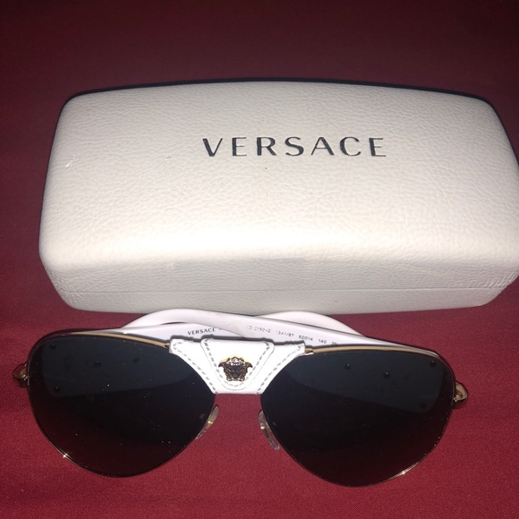 Versace sunglasses - Picture 2 of 3